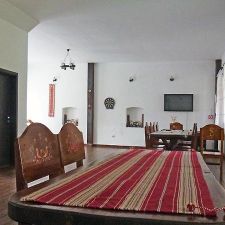 Sura Pietrei Craiului Hotel Zarnesti Ngoại thất bức ảnh