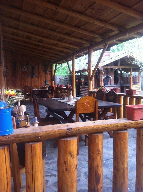 Sura Pietrei Craiului Hotel Zarnesti Ngoại thất bức ảnh