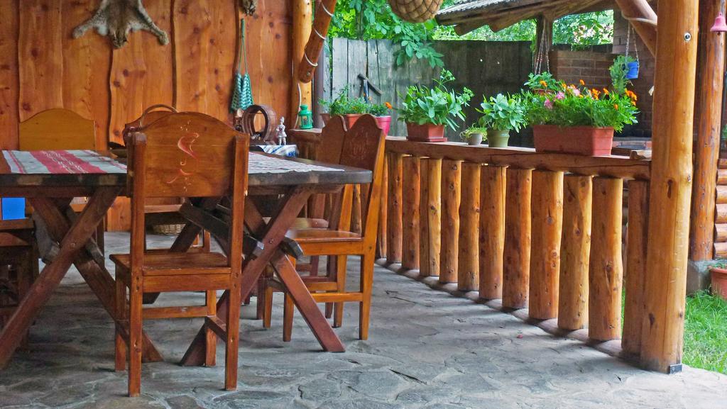 Sura Pietrei Craiului Hotel Zarnesti Ngoại thất bức ảnh